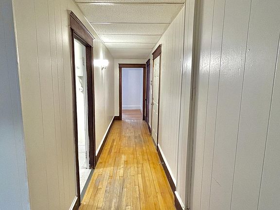 3rd image of 237 High St APT 3