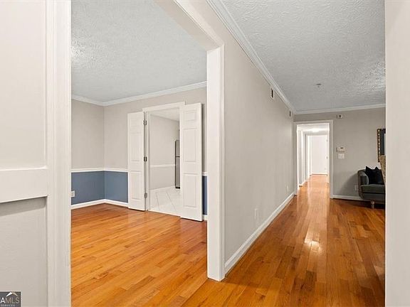 4th image of 1411 Oakridge Cir