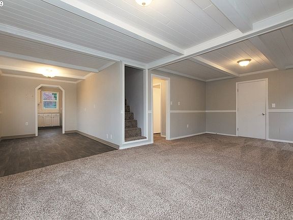 5th image of 4111 NE 44th St
