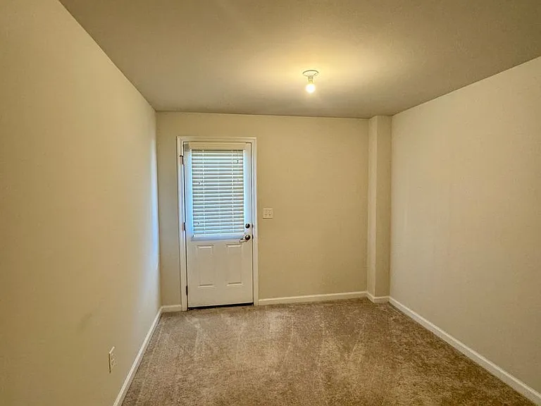 1214 Ashbury St — Photo 5