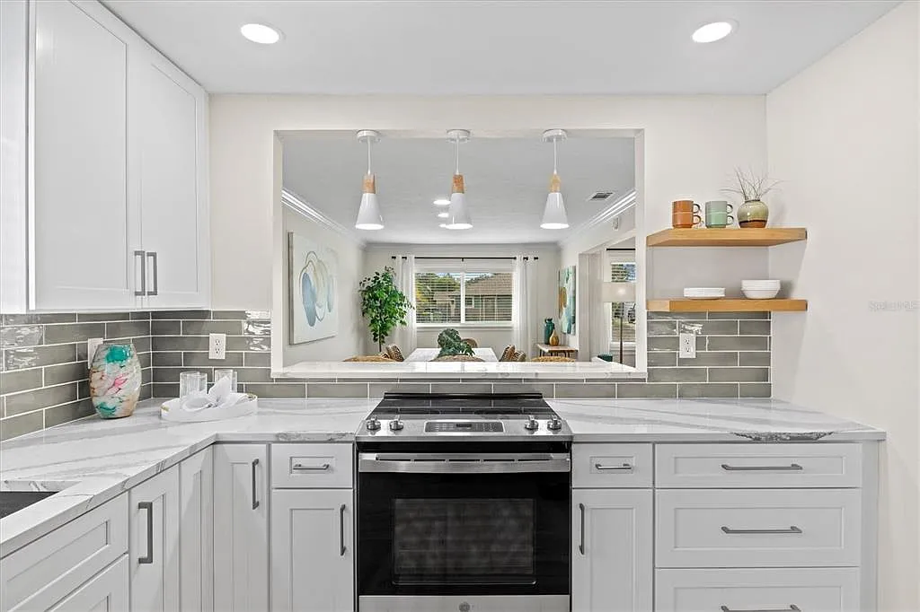 3 bed, 2.0 bath, 1415 sqft, $10,000 — Photo 3