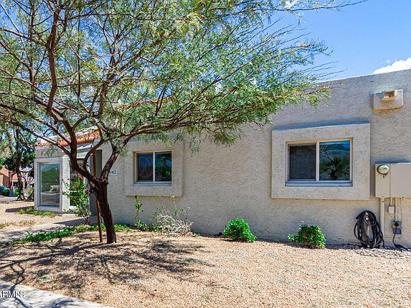 3rd image of 3042 E CANNON Drive