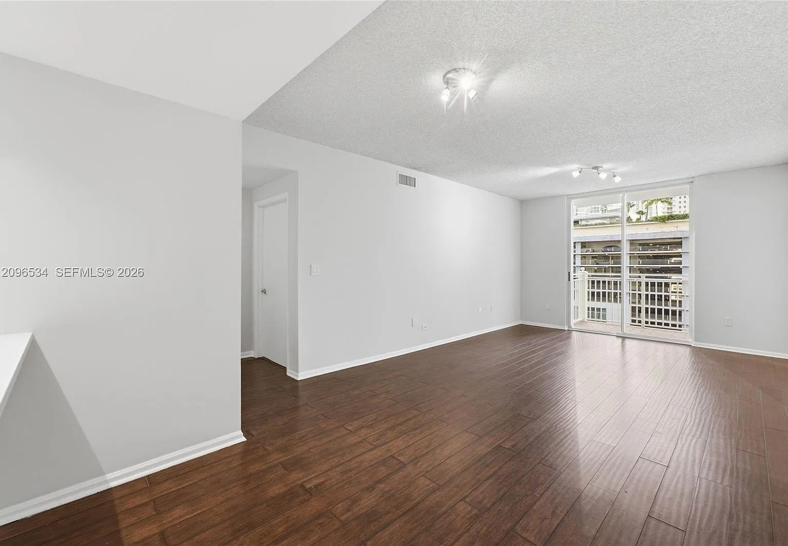 Fortune House Condo — Photo 3