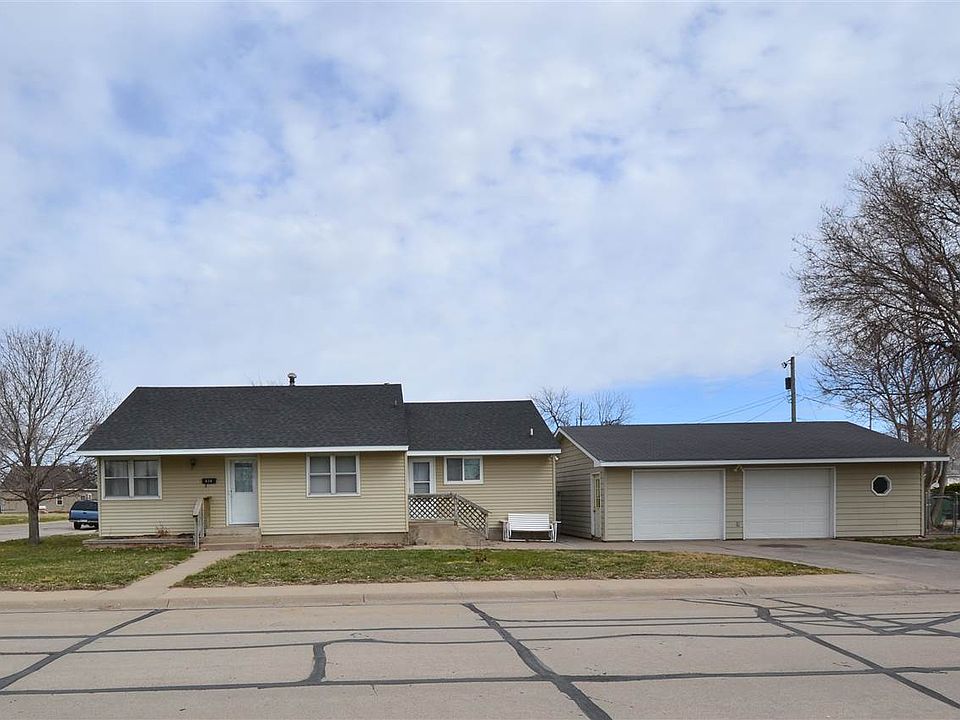 1st image of 414 Newell St