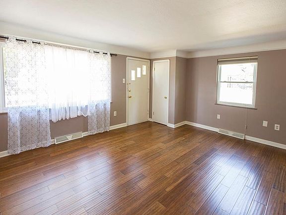 4th image of 26063 Myrtle Ave