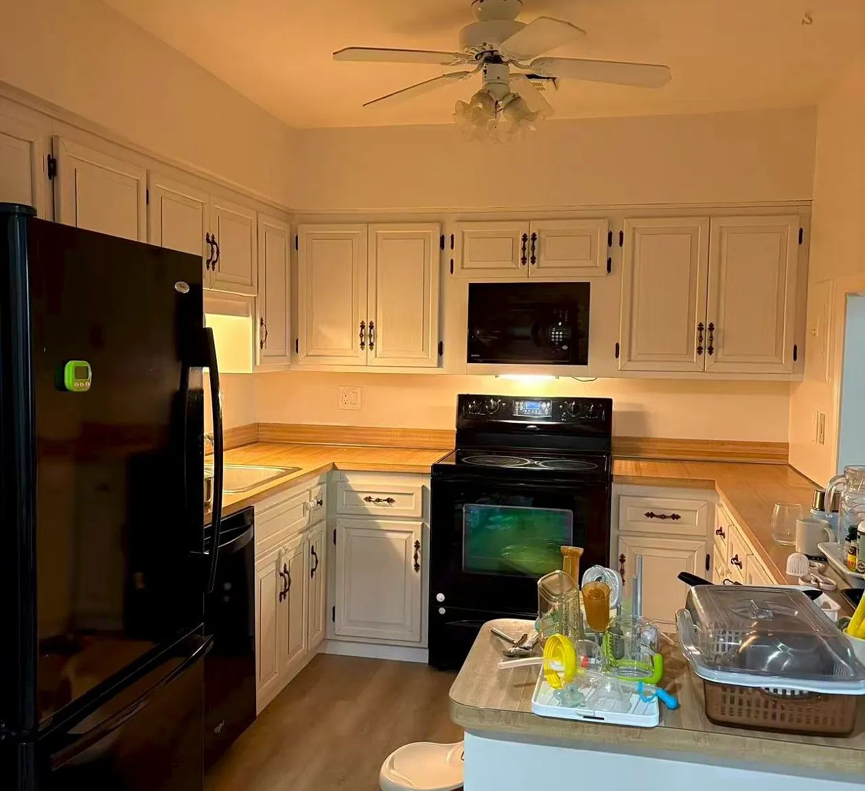 2 bed, 820 sqft, $1,300 — Photo 1