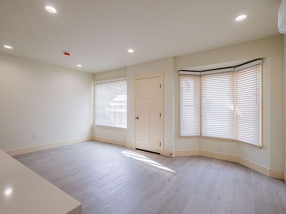 3rd image of 216-218 N Catalina Ave