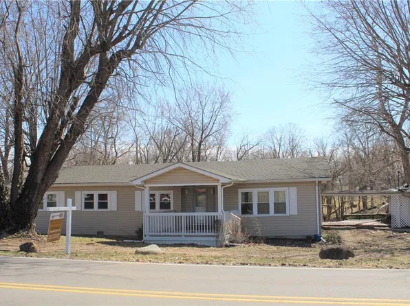 6505 W River Rd, Yorktown, IN 47396