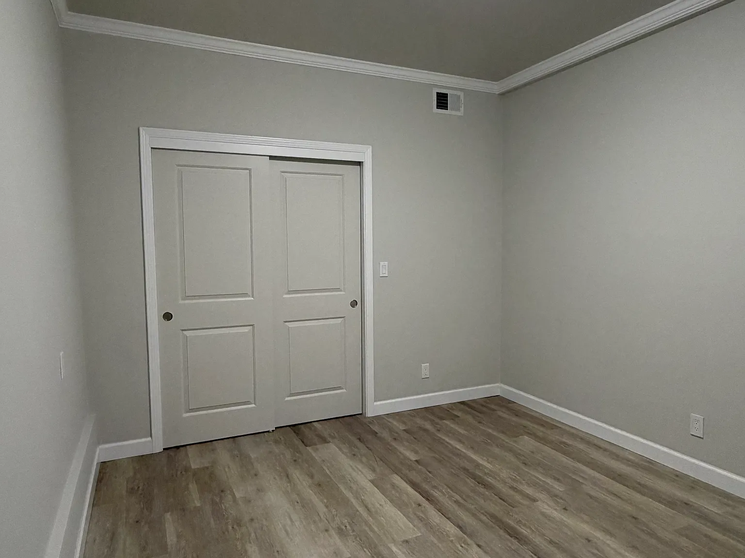 2 bed, 950 sqft, $5,500 — Photo 4