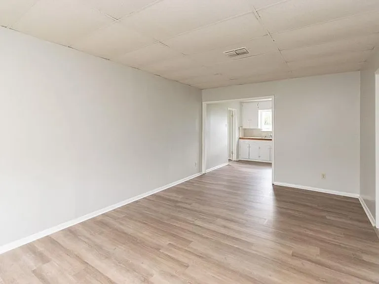 1534 Lazy Ln — Photo 2