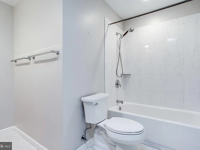 8500 Brook Rd — Photo 38