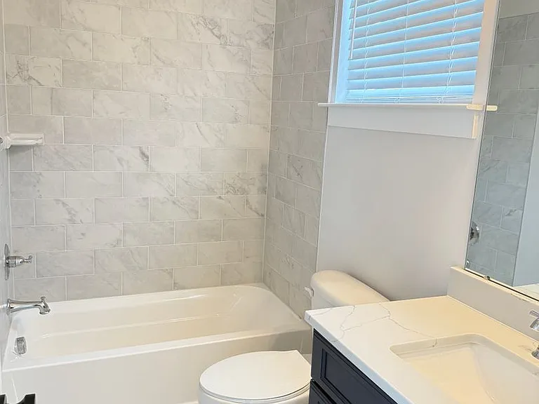 412 Hyco Ct — Photo 16