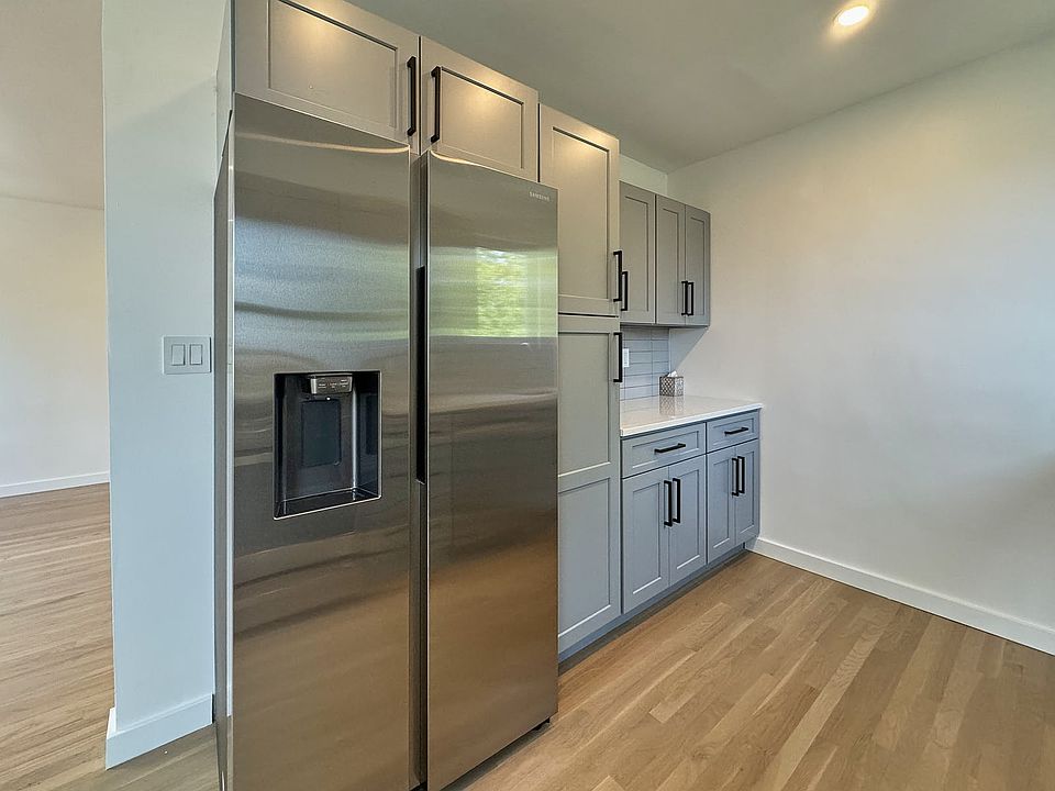 1st image of 21-08 72nd St #3