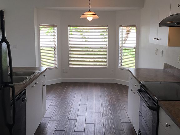 3rd image of 6701 Calistoga Cir
