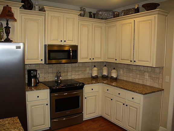 4th image of 415 Oakwood Dr