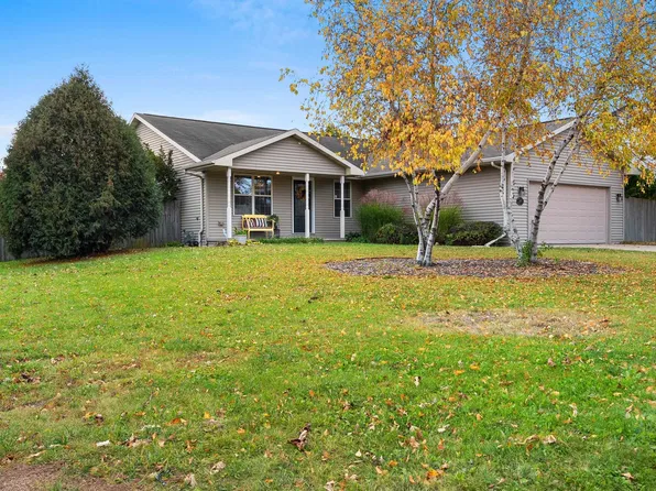 3680 Collegiate Way, New Franken, WI 54229