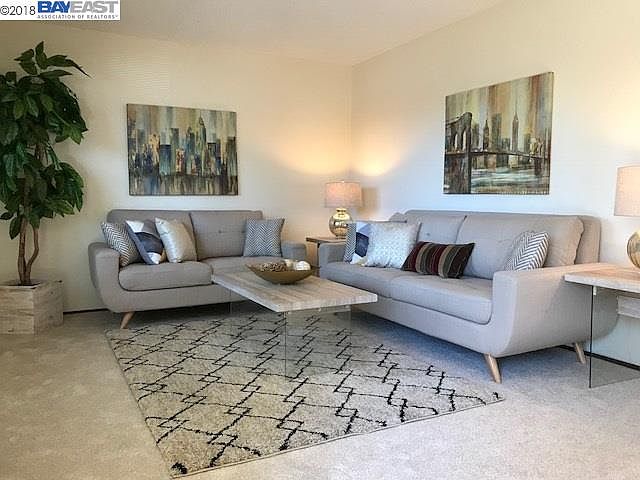 1st image of 924 Dolores St