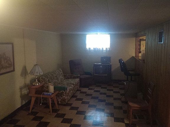 5th image of 835 6th Ave S