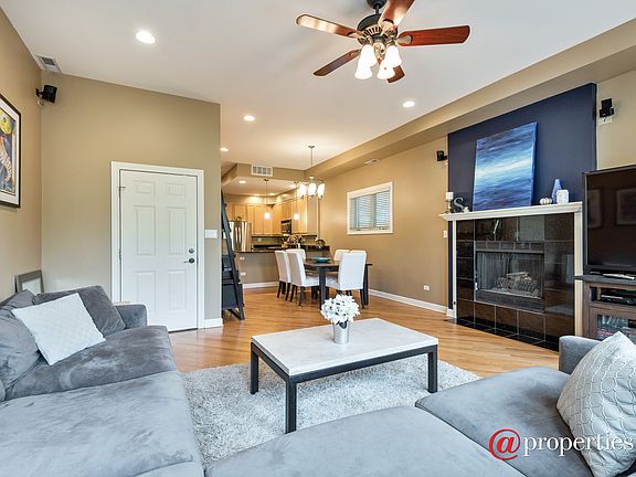 Kitchen / Living Room
