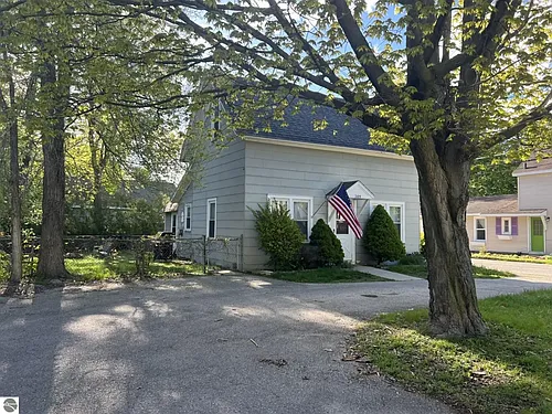 309 Rose St Photo 1