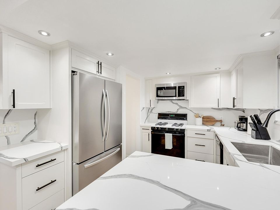 1st image of 348 Molino Ave #2