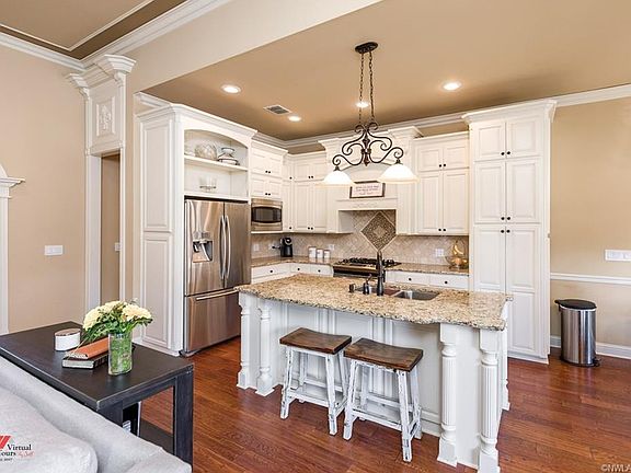 4th image of 9973 Loveland Ct