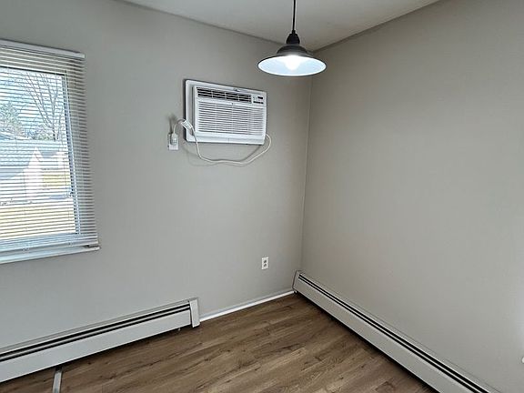4th image of 136 S 7th St APT B