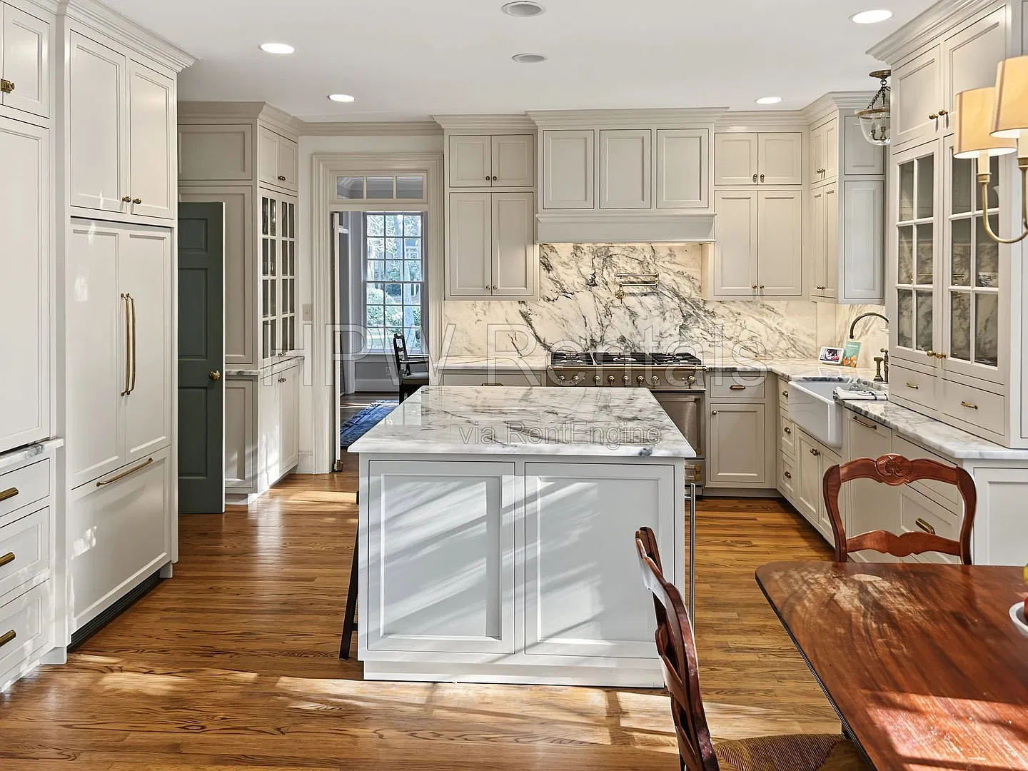 5 bed, 4.0 bath, 4471 sqft, $5,000 — Photo 2