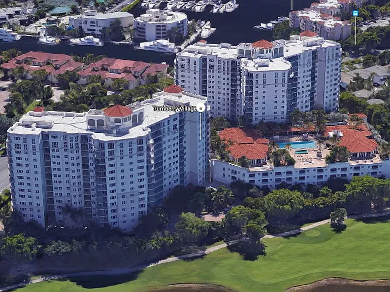 20000 Country Club Dr #4 — Photo 10