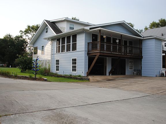 4th image of 905 Buena Vista St