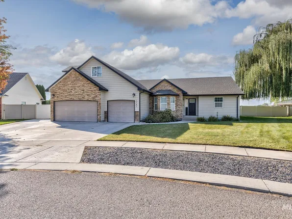 1747 Hickory Ave, Fruitland, ID 83619