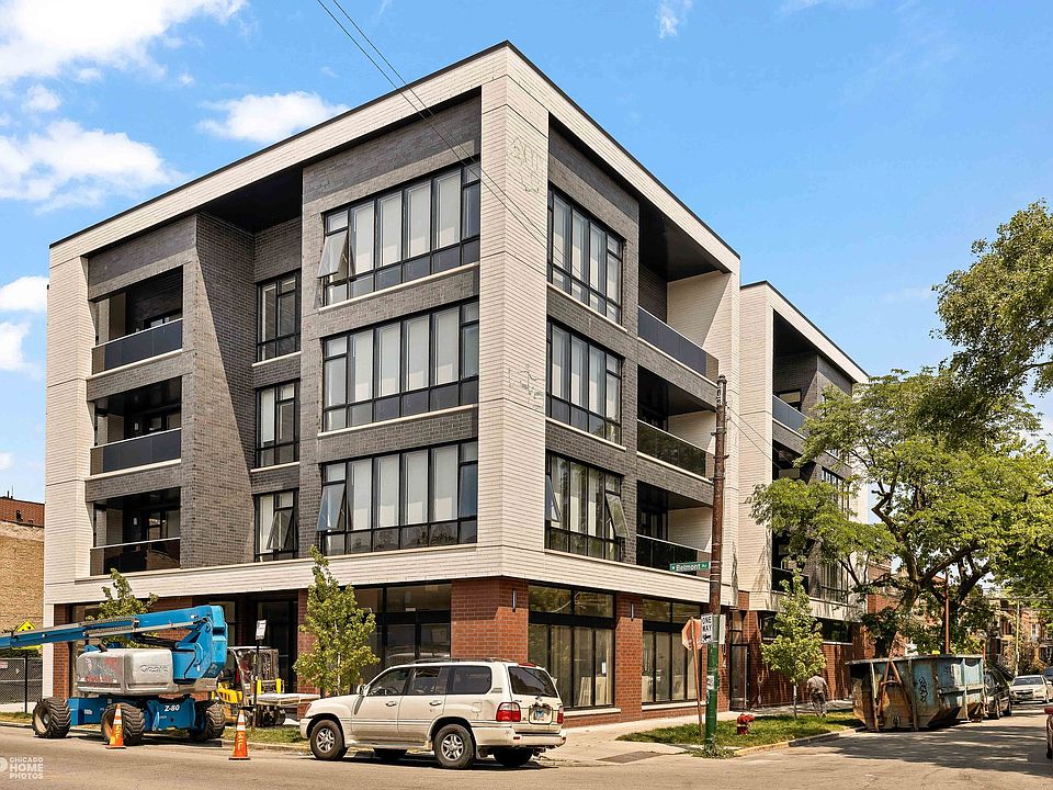 1st image of 3204 N Lawndale Ave #404