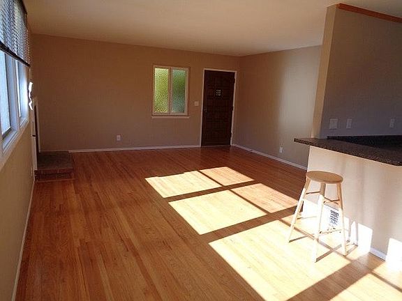 4th image of 2720 Valleywood Dr