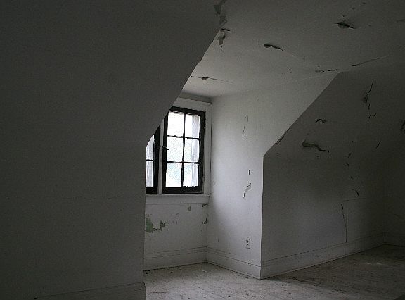 2nd image of 262 S Portage Path