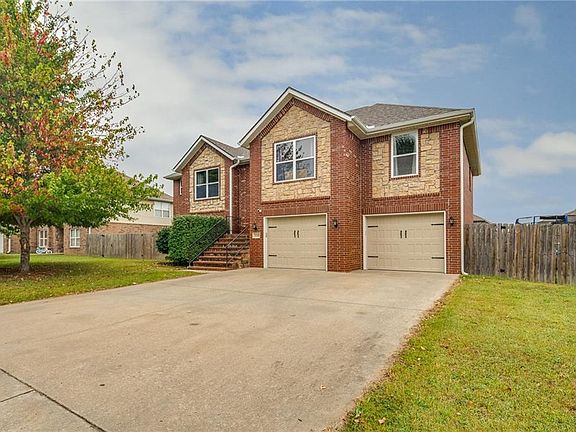 2nd image of 1110 Lariat Dr