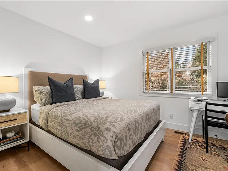 15 Boxwood St — Photo 16