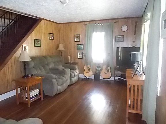 4th image of 914 Paul St