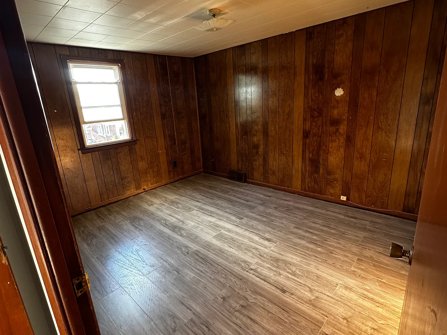 1692 Electric Ave — Photo 2