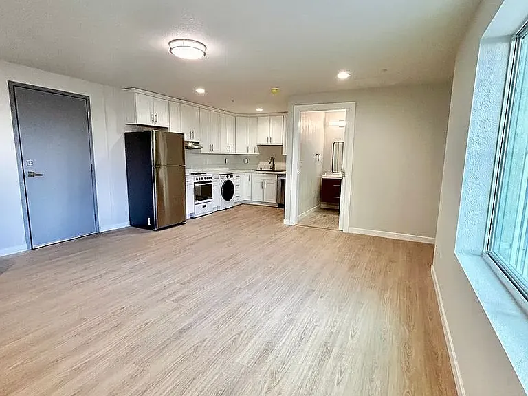 Habitat on 31st — Photo 2