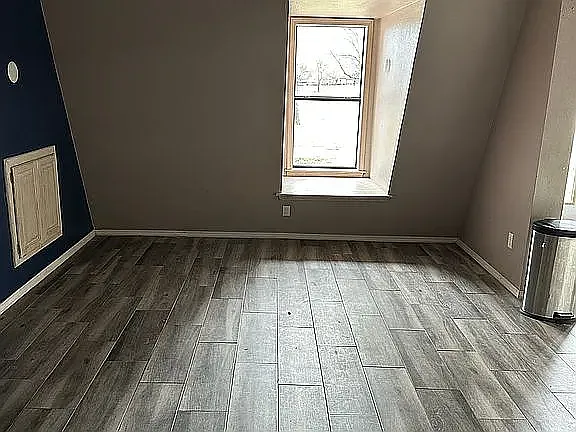 514 Lakeshore Dr — Photo 3