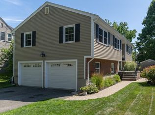 17 Devereux Ter, Marblehead, MA 01945