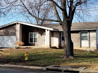 1605 Belleau Lake Dr, O'Fallon, MO 63366