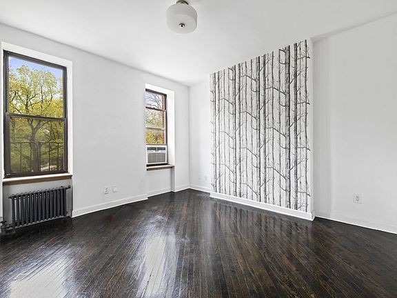 4th image of 168 E 7th St APT 3A