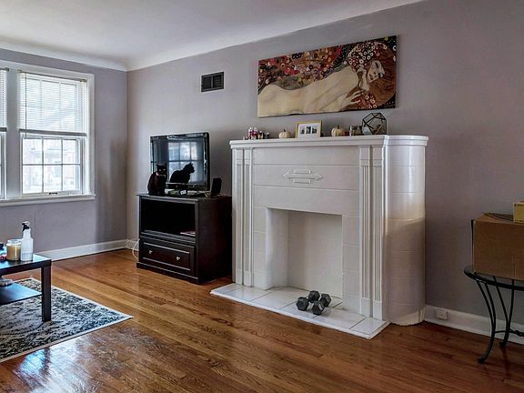 5th image of 7260 Dartmouth Ave APT 1E