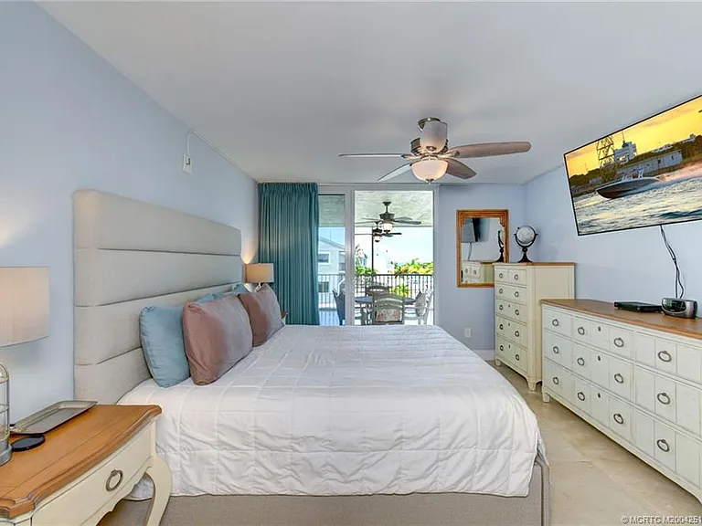 8302 Marina Villas Dr #8302 — Photo 29