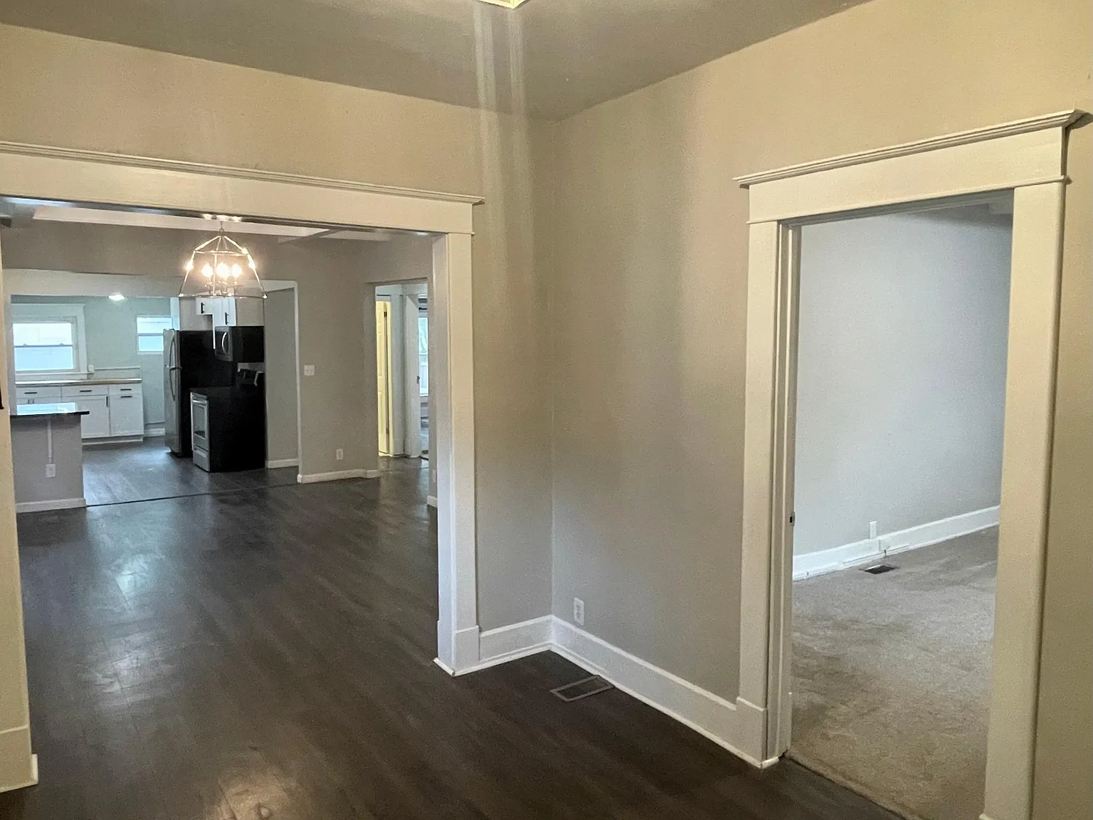 3 bed, 2877 sqft, $2,000 — Photo 2
