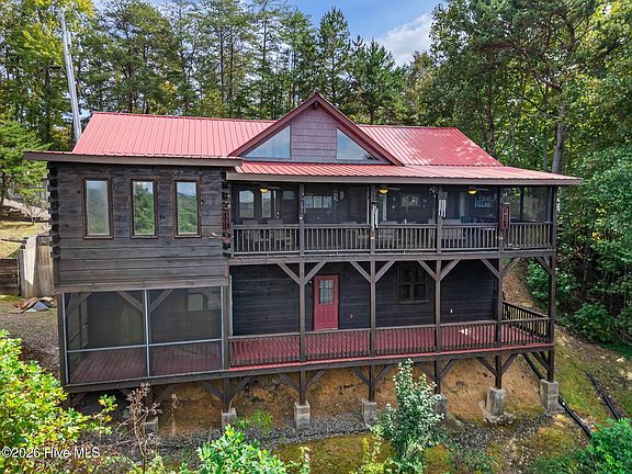 2nd image of 1608 Cardinal Road