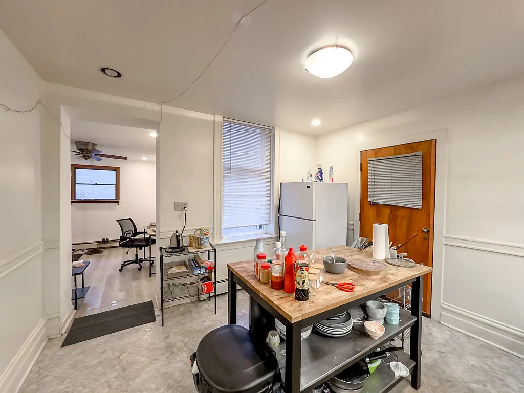 1 bed, 900 sqft, $2,075 — Photo 4