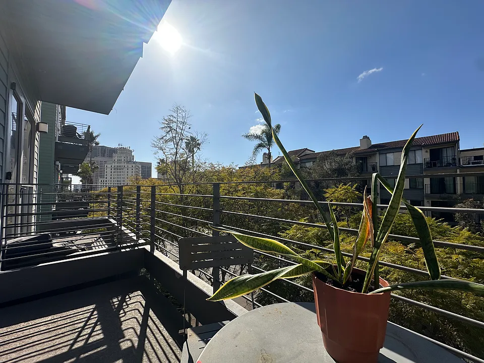 889 Date St #310