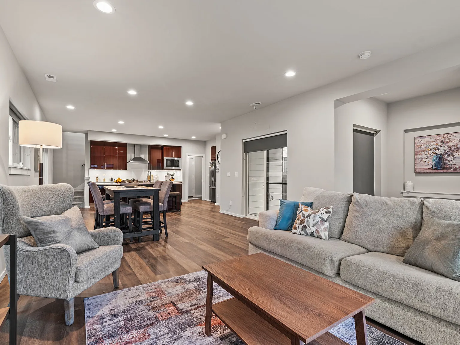 3 bed, 2270 sqft, $3,395 — Photo 3